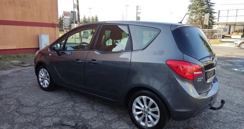 Opel Meriva cena 24900 przebieg: 166000, rok produkcji 2012 z Tczew małe 407